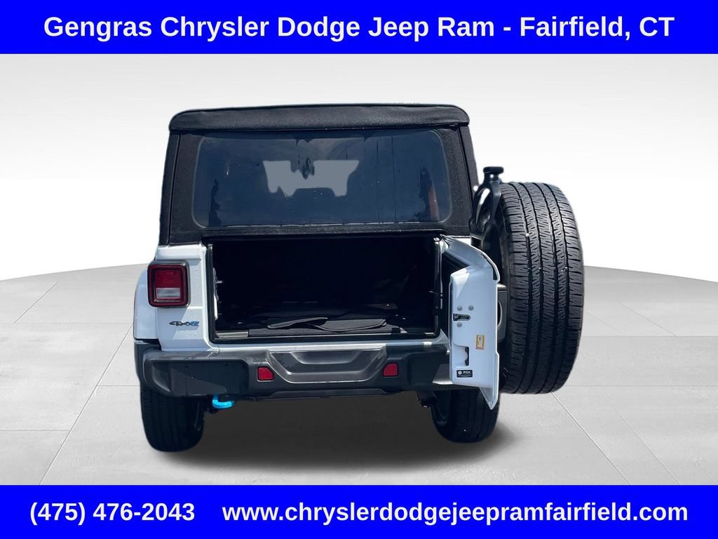 Used 2024 Jeep Wrangler Unlimited w/ Convenience Group AWD/4WD image 31