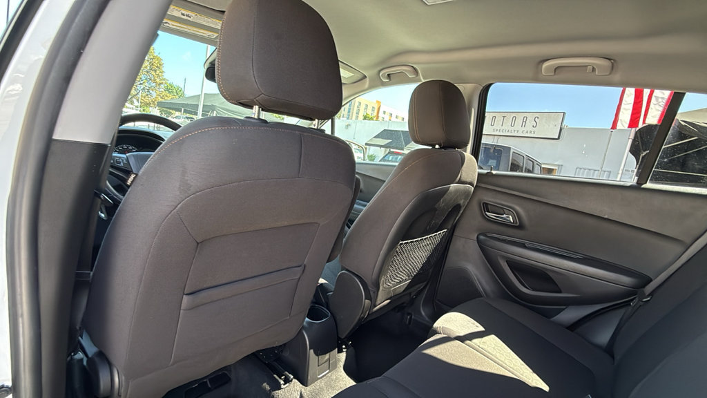 Used 2020 Chevrolet Trax LS w/ Tint and Cruise Package FWD image 26