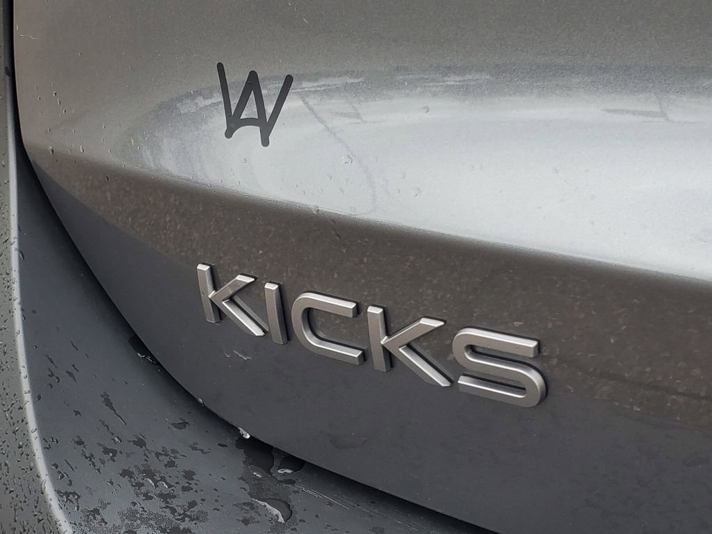 Used 2025 Nissan Kicks SV image 6