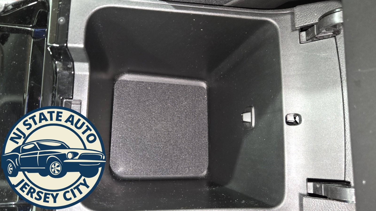 Used 2022 Jeep Grand Cherokee Limited 4xe image 17