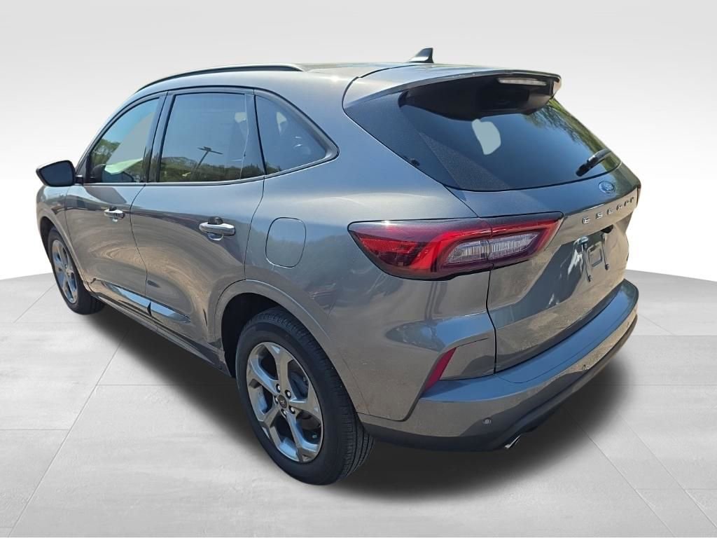 Certified 2023 Ford Escape ST-Line w/ Tech Pack #1 image 9