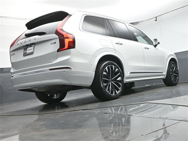 Used 2025 Volvo XC90 B5 Plus w/ Protection Package Premier image 39
