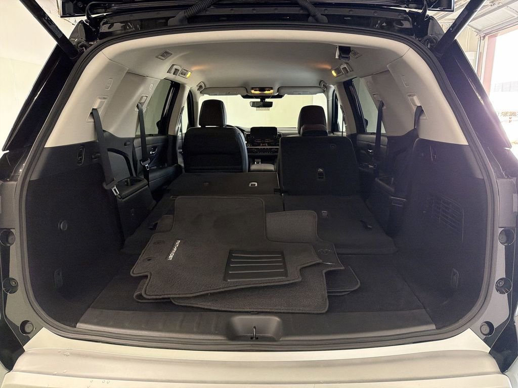 Certified 2024 Nissan Pathfinder SL image 16