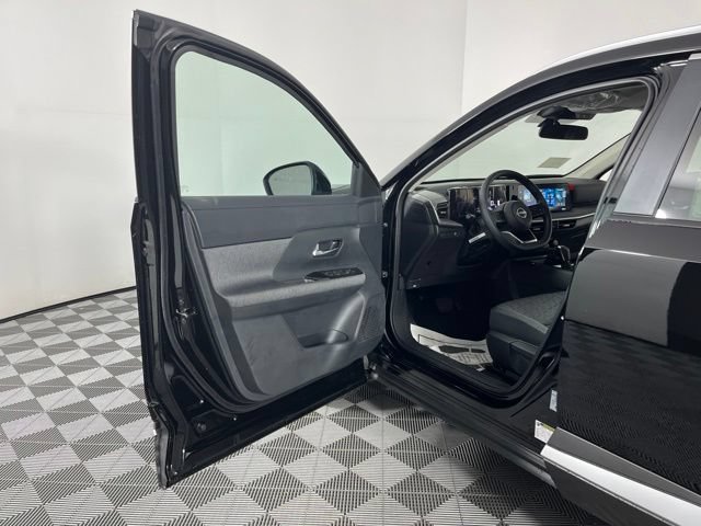 New 2026 Nissan Kicks SV w/ Cold Weather Package FWD image 17
