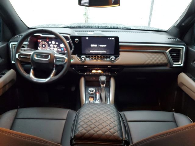 Used 2025 GMC Canyon Denali image 11