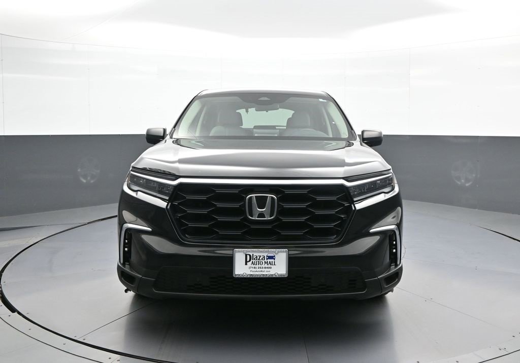 Used 2023 Honda Pilot LX image 2