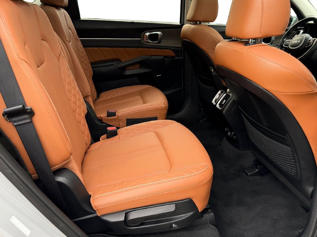 Certified 2023 Kia Sorento SX Prestige AWD/4WD image 9