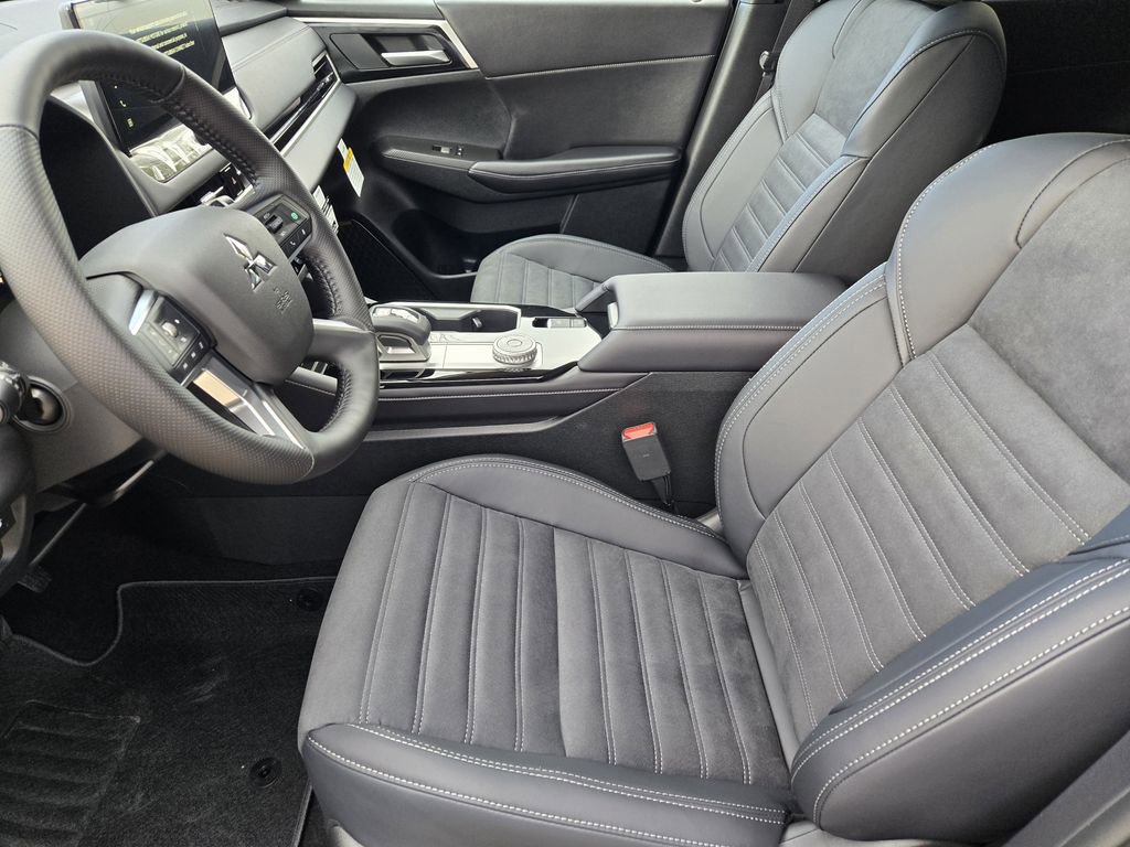 New 2026 Mitsubishi Outlander SE image 10