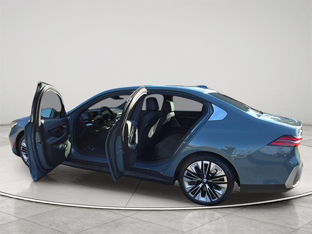 Used 2026 BMW 540i xDrive image 23