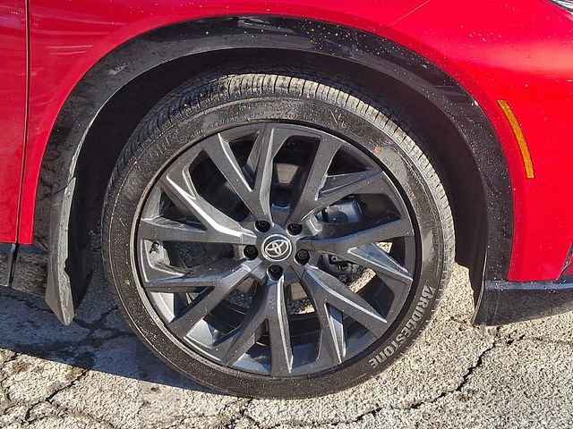 Used 2025 Toyota Crown Signia w/ Advanced Technology Package image 8