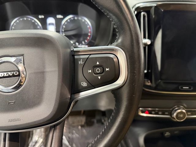 Used 2019 Volvo XC40 T5 Momentum image 16