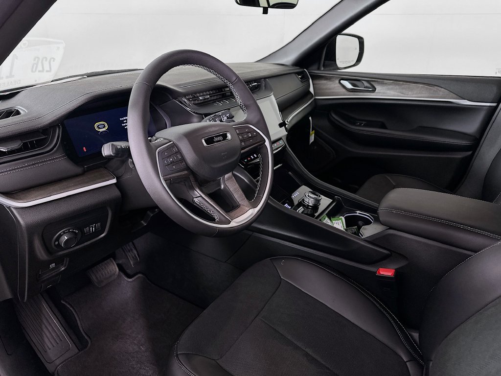 New 2026 Jeep Grand Cherokee L 4WD image 14