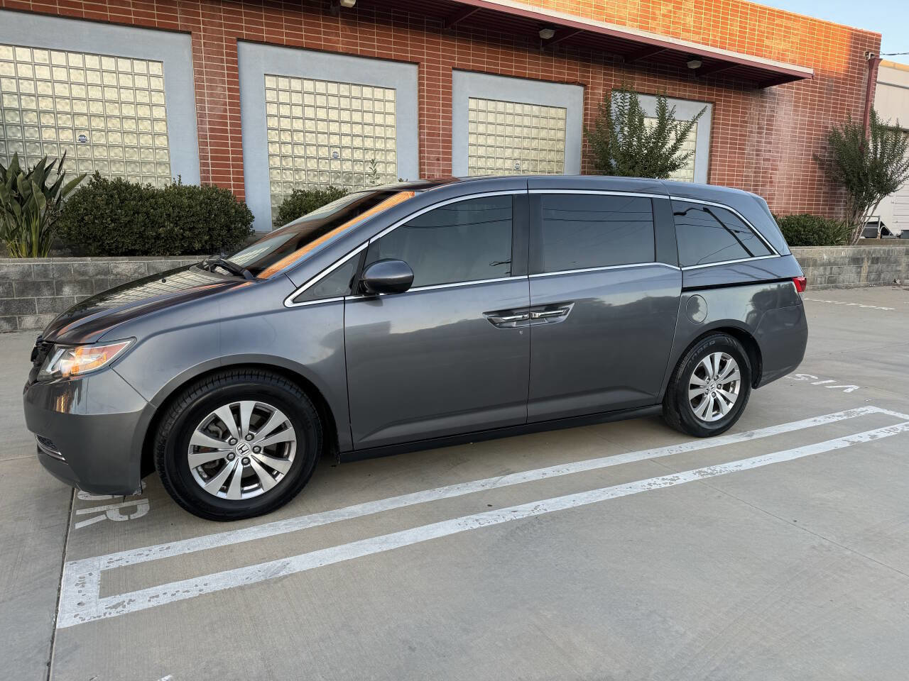 Used 2014 Honda Odyssey EX-L image 1
