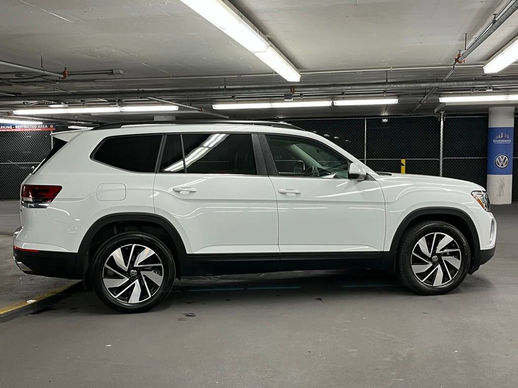 Used 2024 Volkswagen Atlas SE w/ Panoramic Sunroof Package AWD/4WD image 42