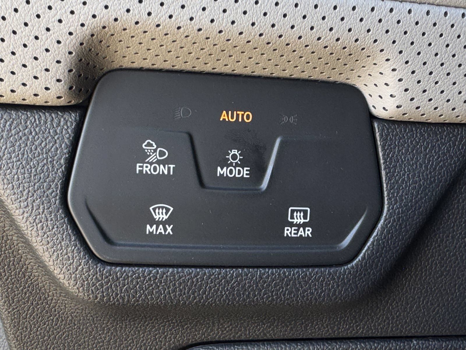 New 2026 Volkswagen Atlas Peak Edition AWD/4WD image 25