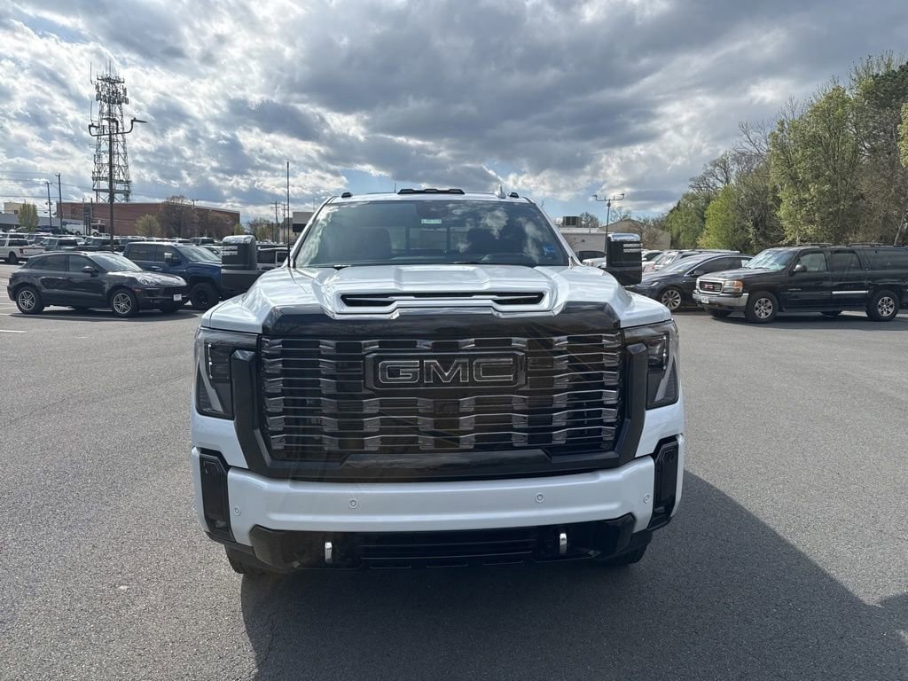 New 2026 GMC Sierra 3500 Denali Ultimate AWD/4WD image 2