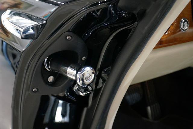 Used 2008 Rolls-Royce Phantom Drophead Coupe RWD image 29