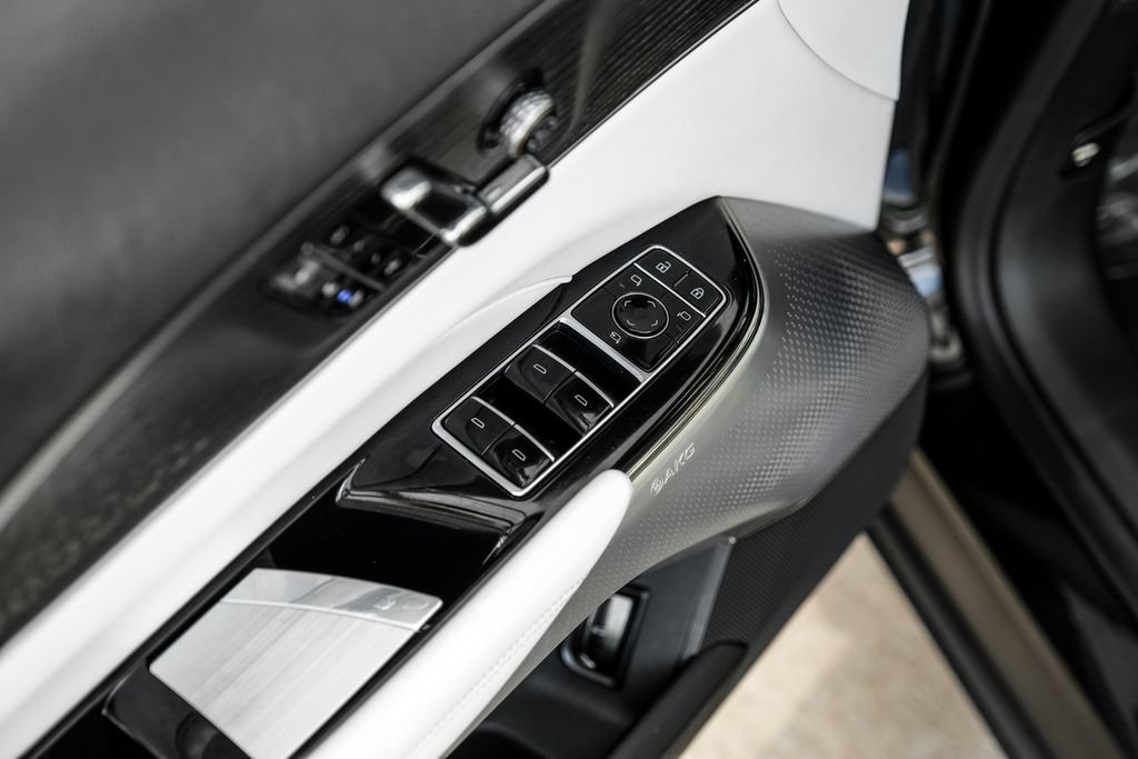 Used 2023 Cadillac Lyriq AWD image 46