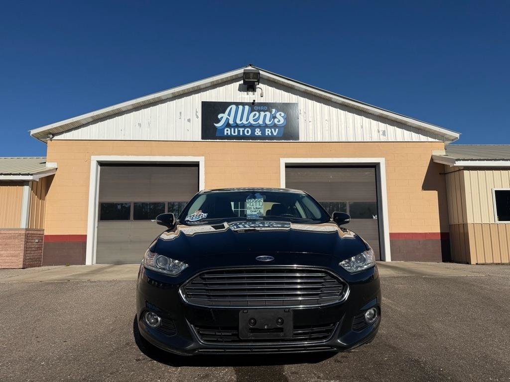Used 2016 Ford Fusion Titanium AWD/4WD image 2