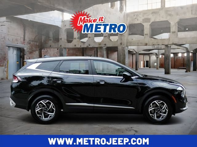 Used 2023 Kia Sportage LX AWD/4WD image 1