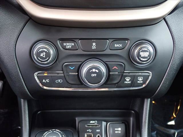 Used 2015 Jeep Cherokee Latitude AWD/4WD image 18
