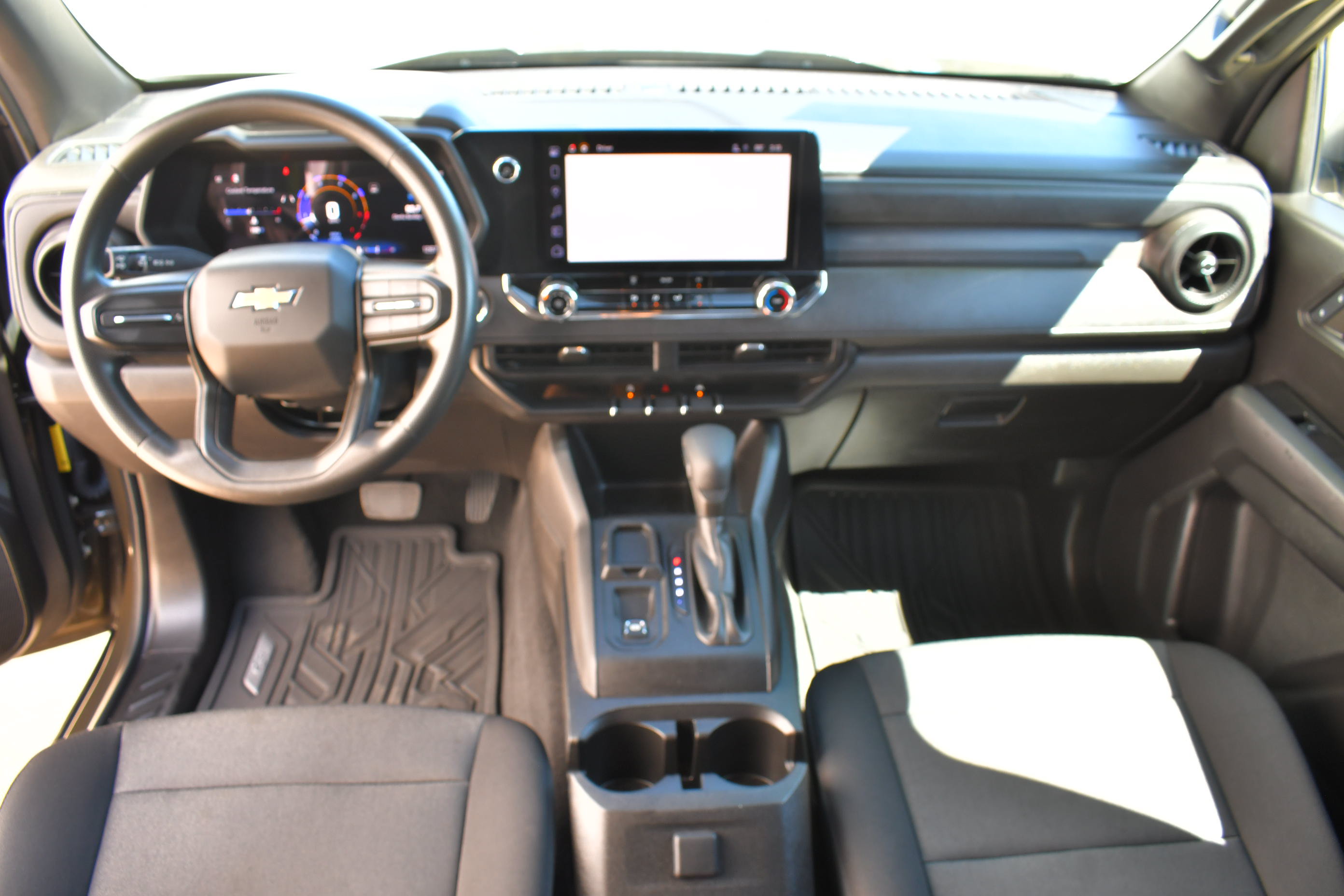 Used 2024 Chevrolet Colorado W/T RWD image 12