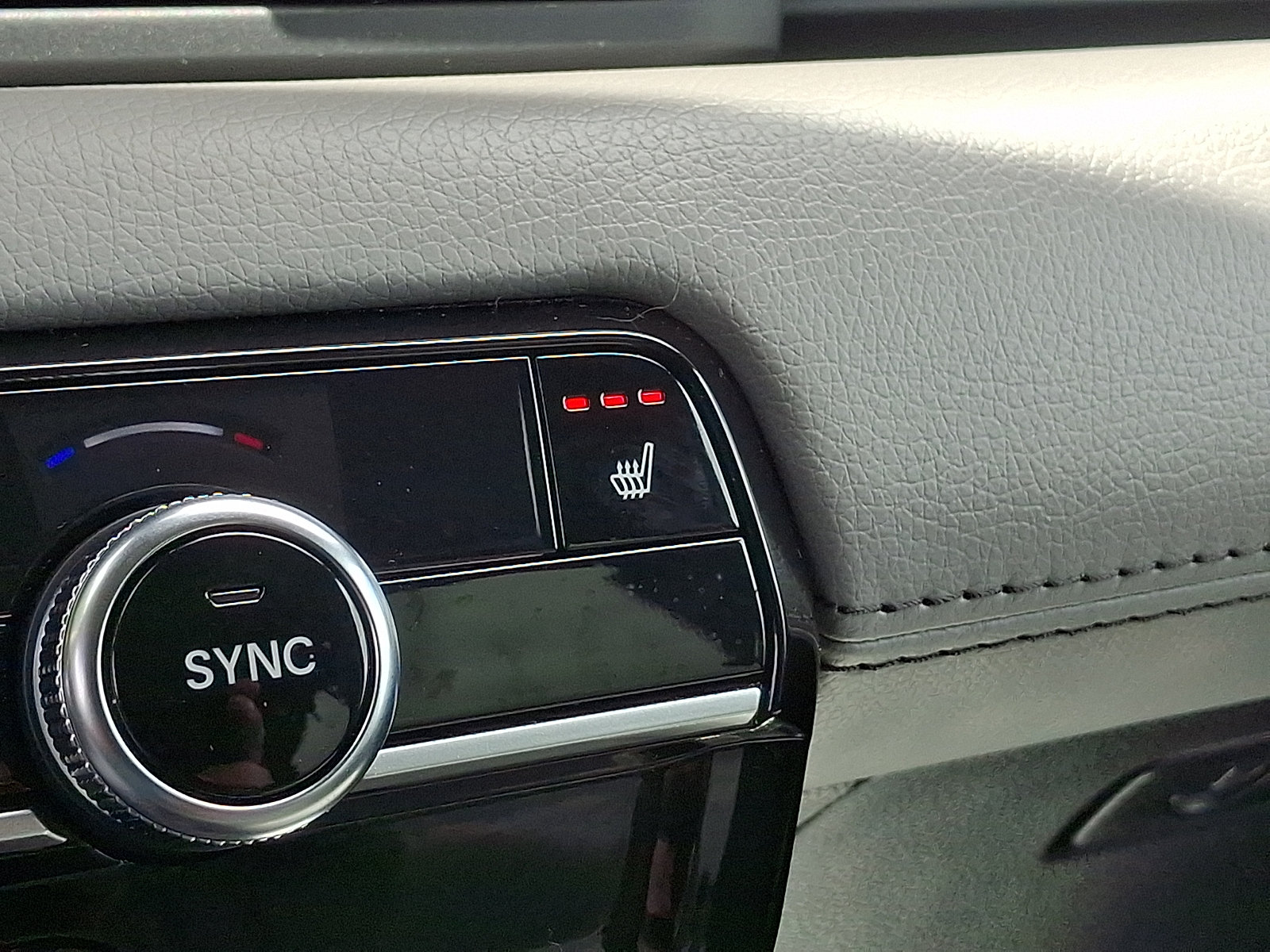 Used 2025 Honda Pilot EX-L image 26