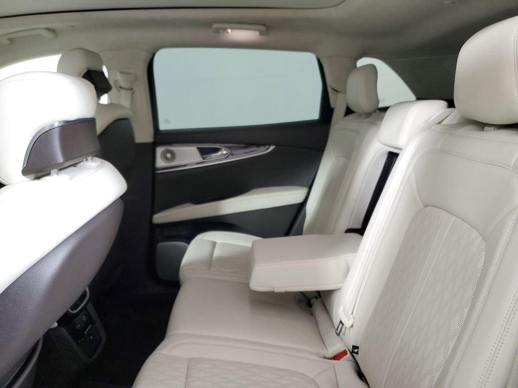 Certified 2023 Lincoln Nautilus Black Label w/ Class II Trailer Tow Package AWD/4WD image 11