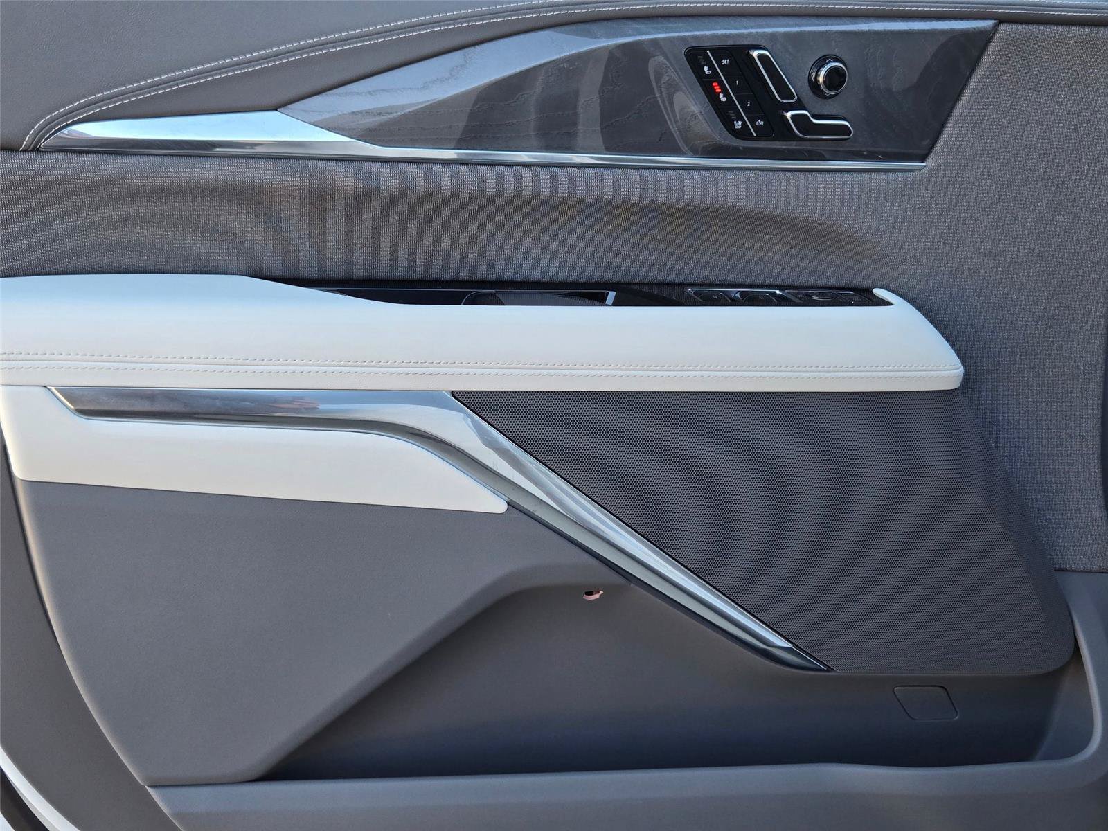 New 2026 Cadillac Escalade IQL Luxury AWD/4WD image 24