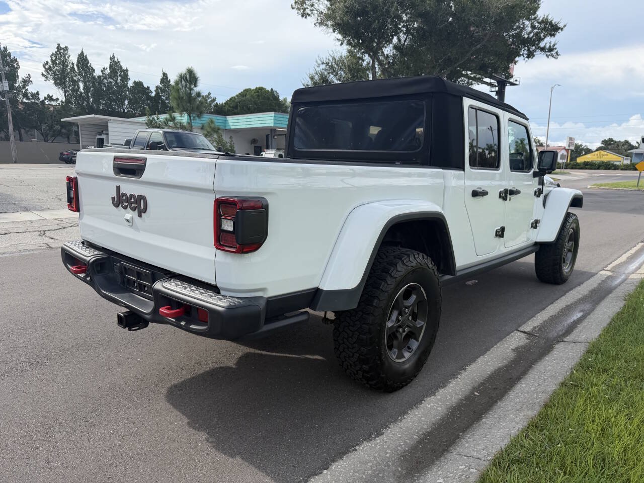 Used 2020 Jeep Gladiator Rubicon AWD/4WD image 6