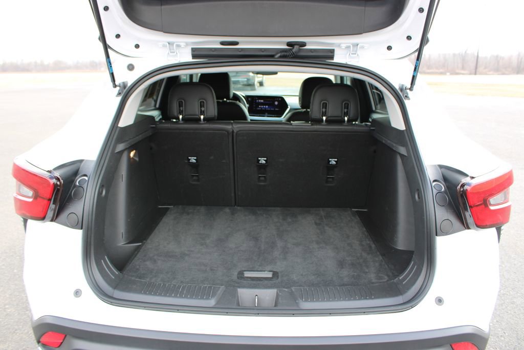 Used 2025 Chevrolet Trax LT image 14