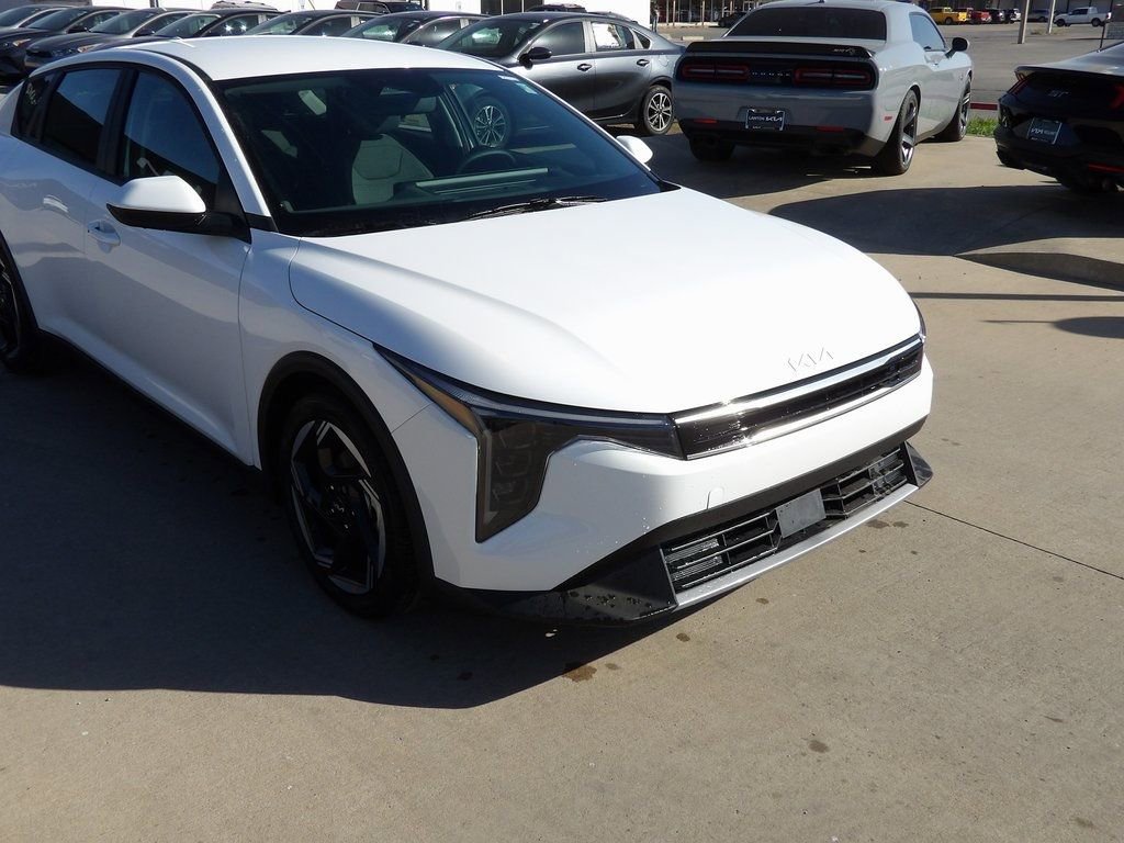 Used 2025 Kia K4 EX image 4