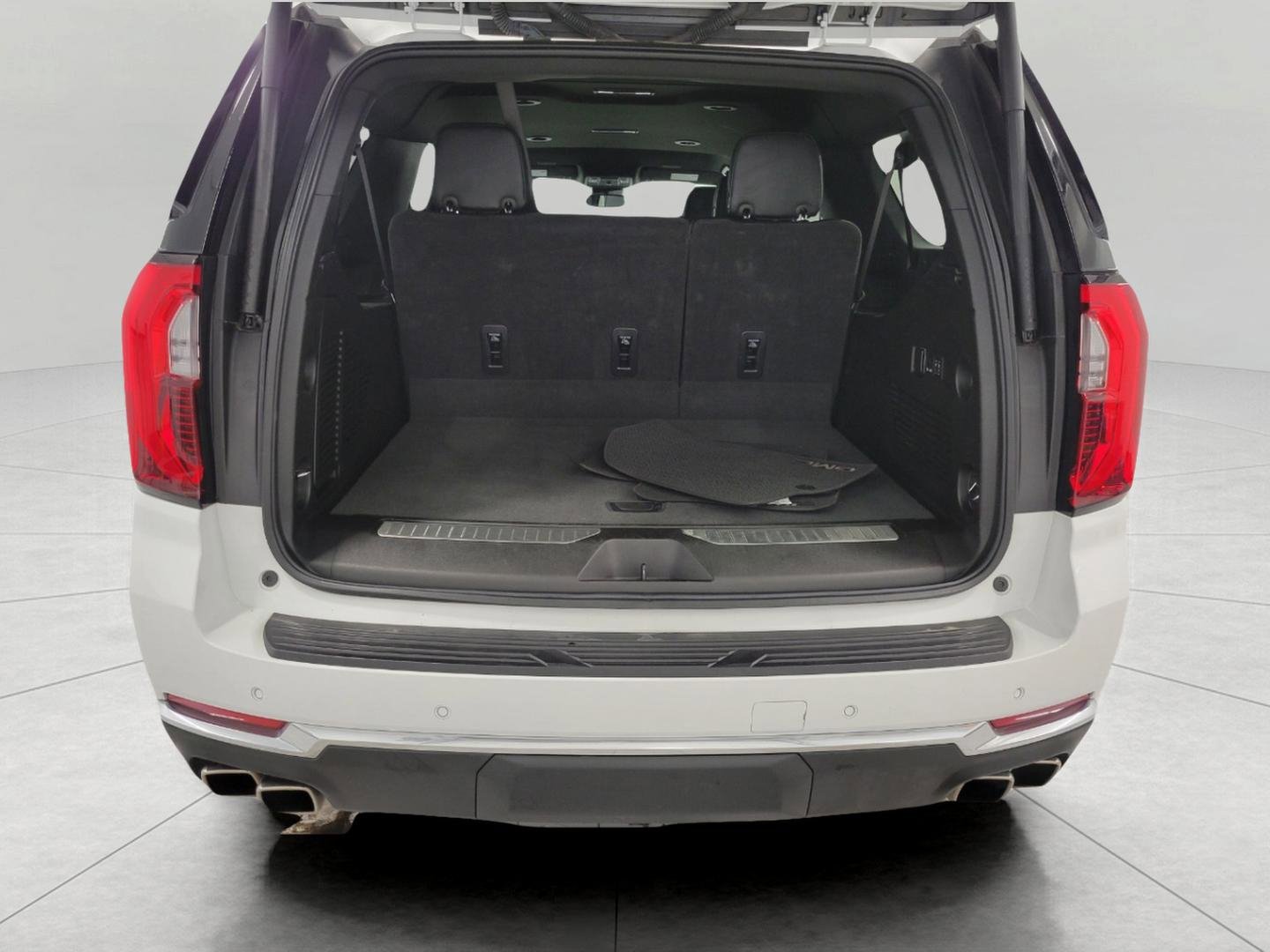 Certified 2025 GMC Yukon XL Denali image 16