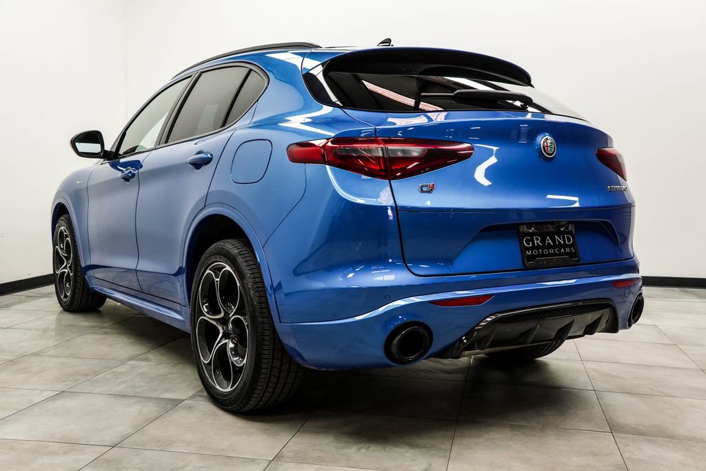 Used 2023 Alfa Romeo Stelvio Veloce image 11