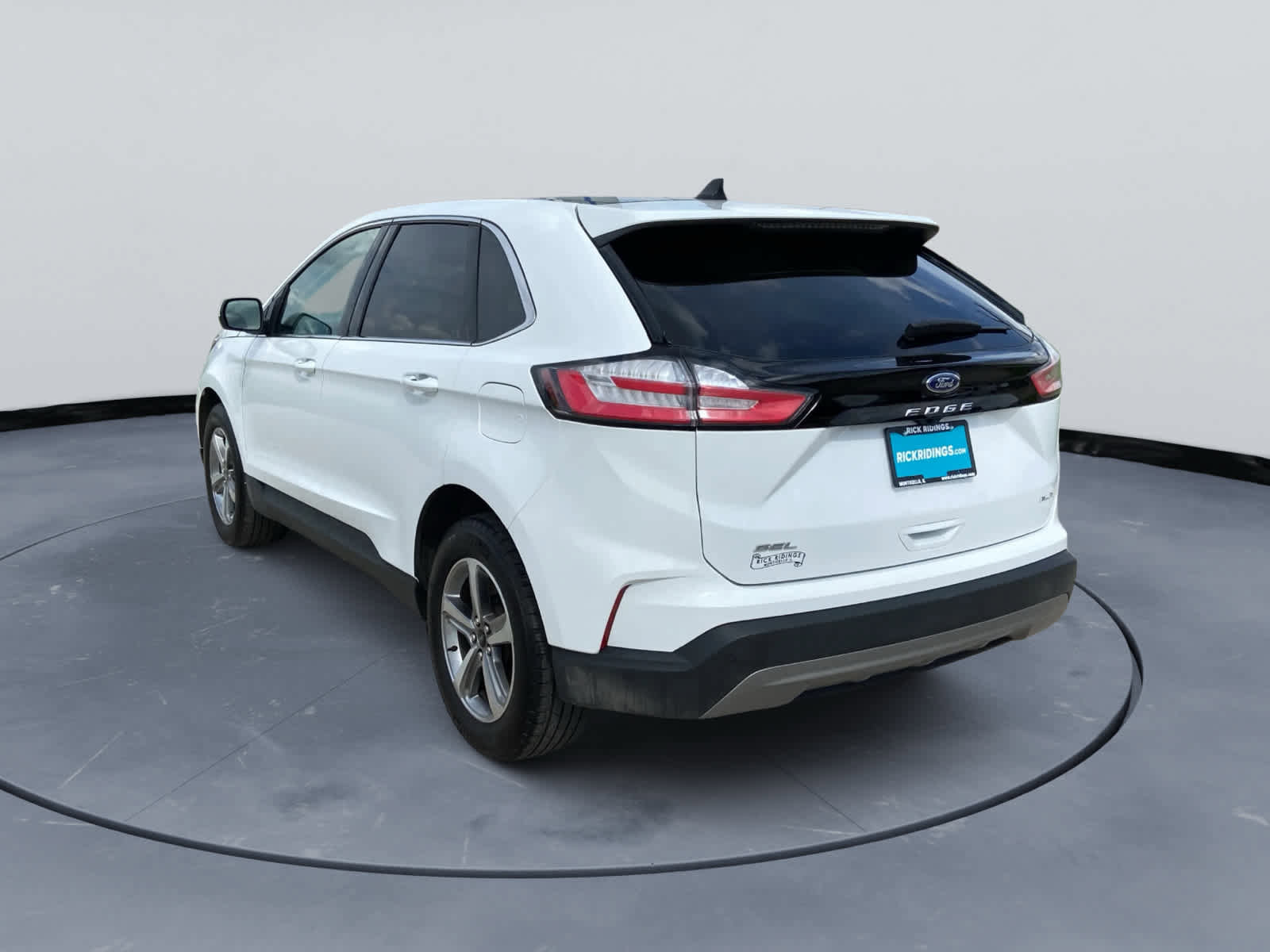 Used 2024 Ford Edge SEL w/ Convenience Package image 8