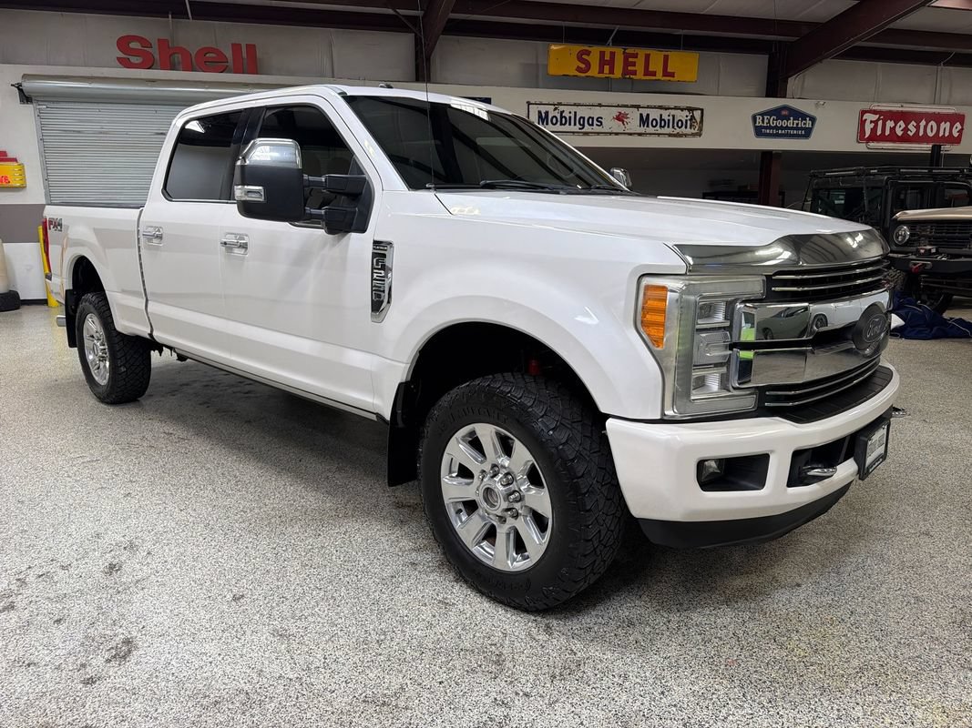 Used 2017 Ford F250 Platinum w/ Platinum Ultimate Package AWD/4WD image 11