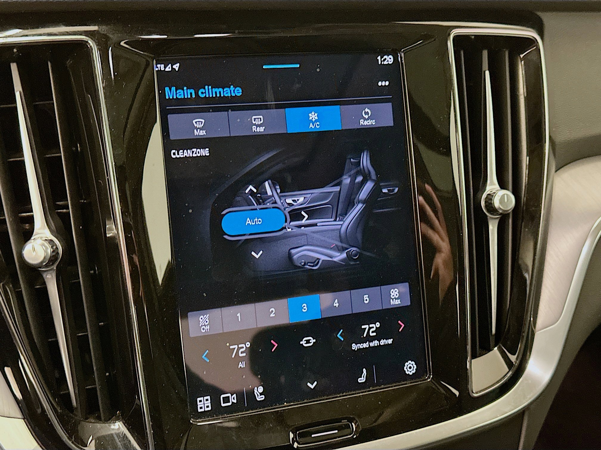 Used 2025 Volvo S60 B5 Core image 24