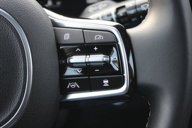 Used 2025 Kia Sorento SX image 17