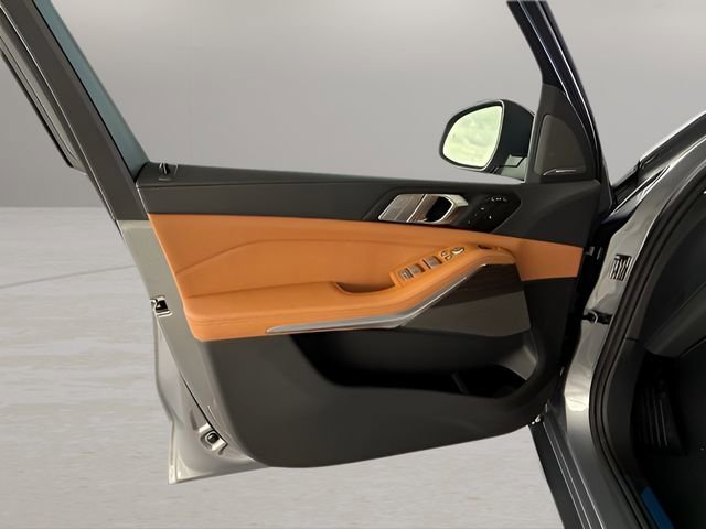 Used 2026 BMW X7 xDrive40i w/ Premium Package image 18