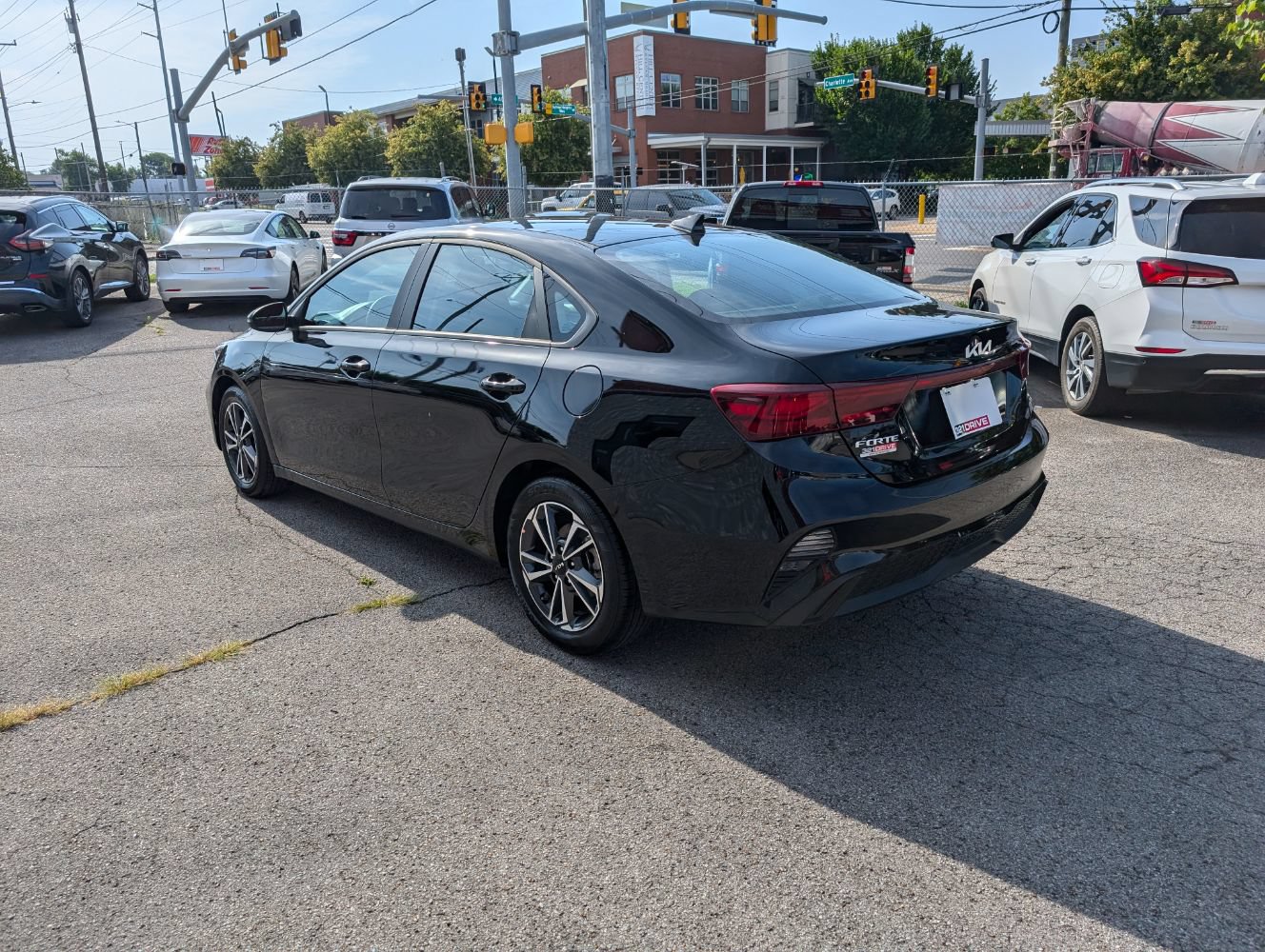 Used 2024 Kia Forte LXS w/ LXS Technology Package FWD image 8
