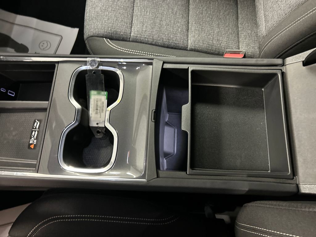 Used 2025 GMC Acadia Elevation image 21