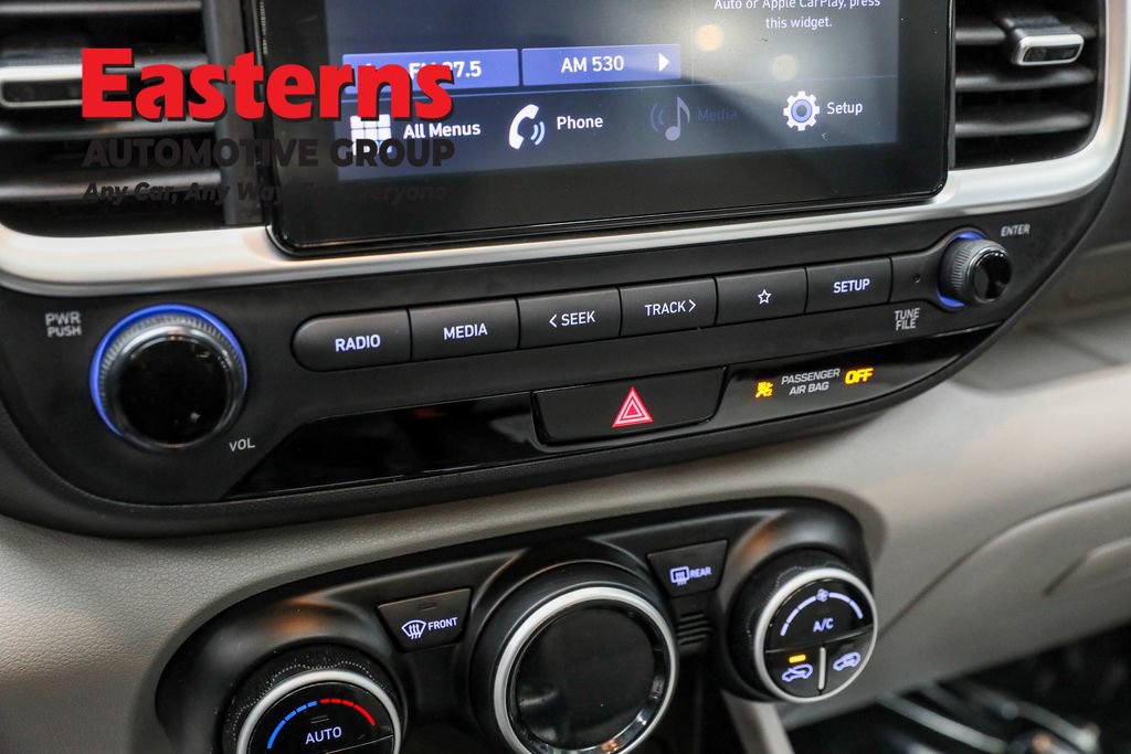 Used 2022 Hyundai Venue SEL image 20