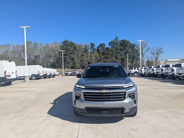 Used 2024 Chevrolet Traverse LT image 2