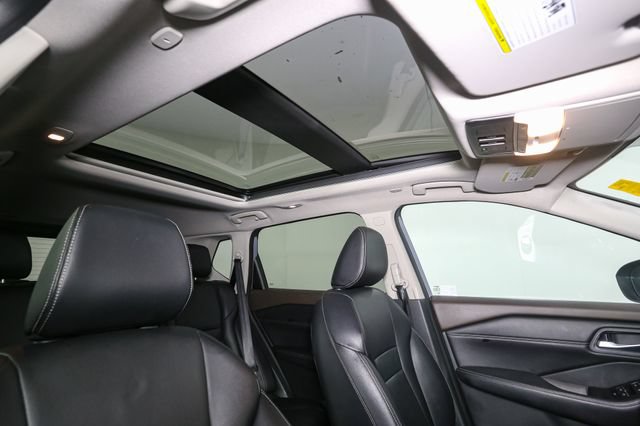 Used 2023 Nissan Rogue SL AWD/4WD image 17