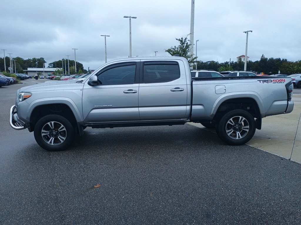 Used 2019 Toyota Tacoma TRD Sport w/ TRD Premium Sport Package AWD/4WD image 8