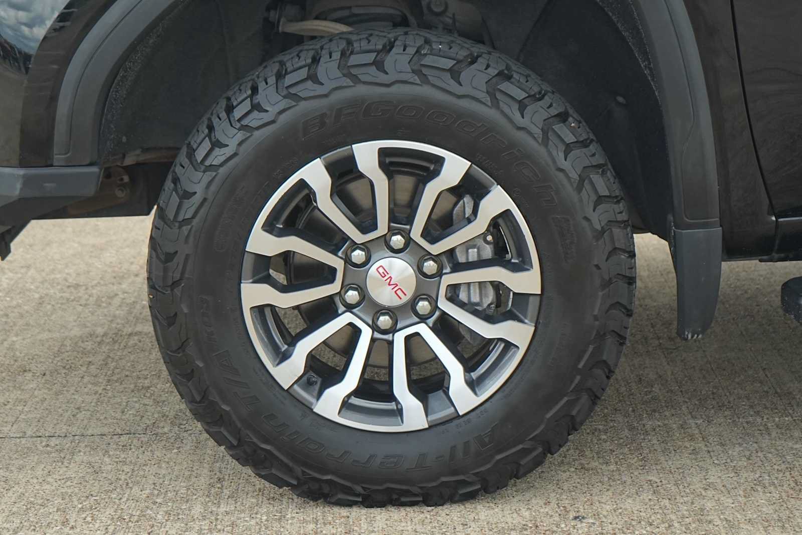 Used 2019 GMC Sierra 1500 AT4 w/ Off Road Performance Package AWD/4WD image 7