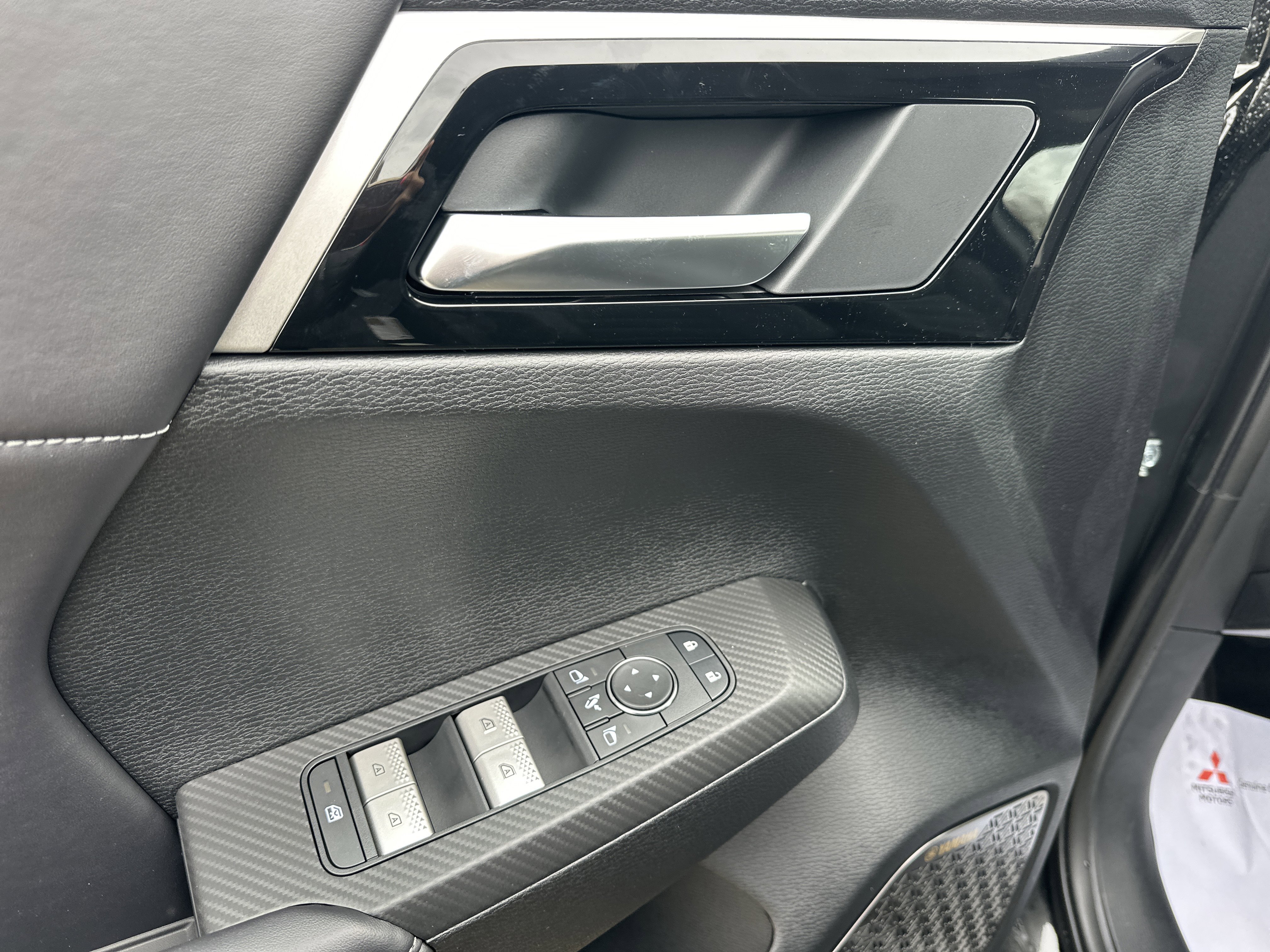 New 2026 Mitsubishi Outlander SE image 9