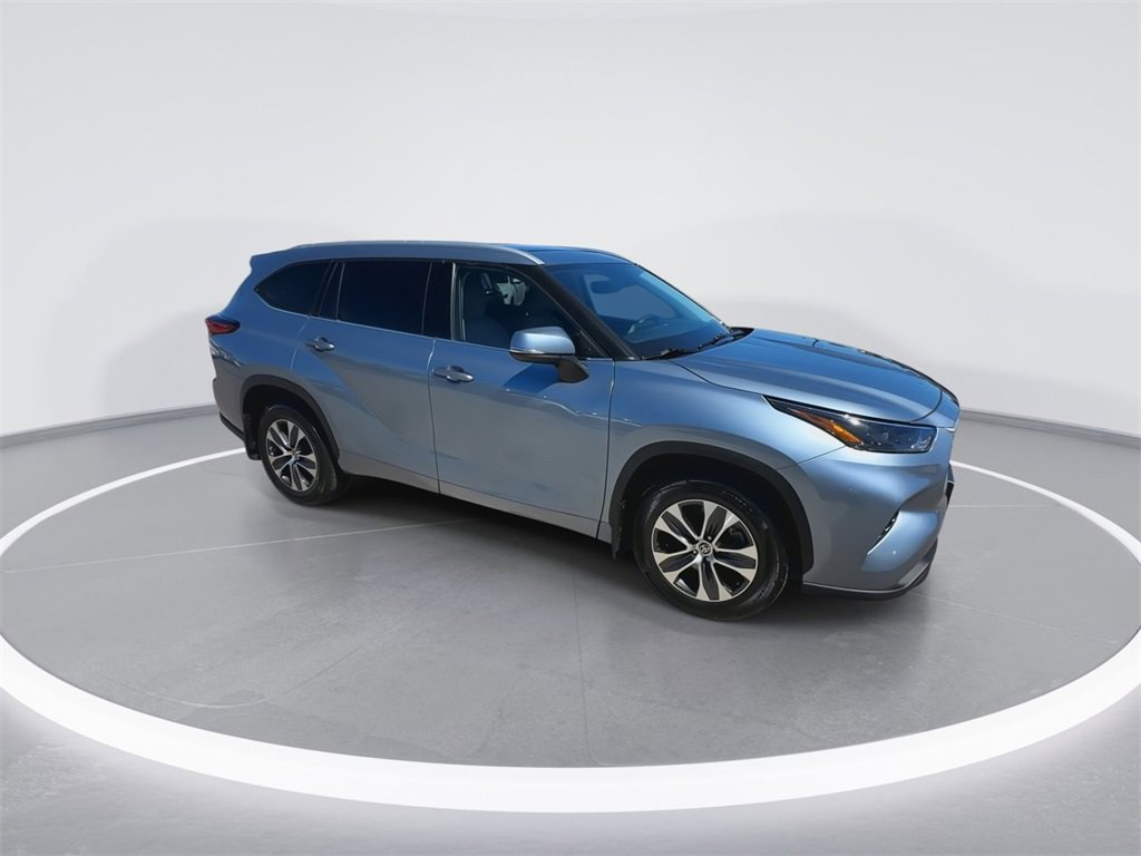 Used 2022 Toyota Highlander XLE image 15