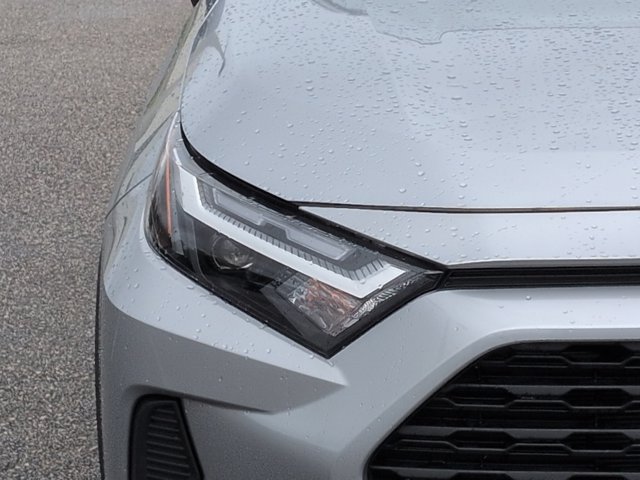 Used 2025 Toyota RAV4 XLE FWD image 11