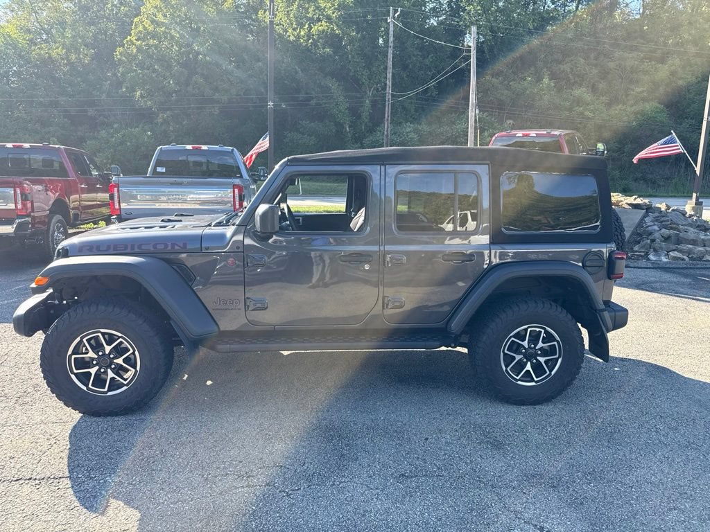 Used 2024 Jeep Wrangler Unlimited Rubicon w/ Convenience Group AWD/4WD image 4
